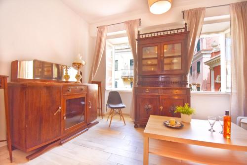 Mitropolis Old Town Apartment
