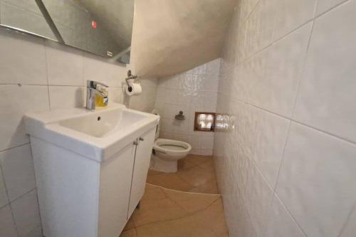 Ein Badezimmer in der Unterkunft home away from home
