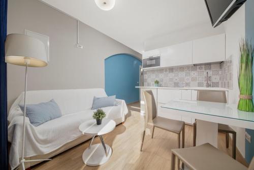 Kuchyň nebo kuchyňský kout v ubytování Serviced Family Suite by the sea, Mezaninе lеvеl