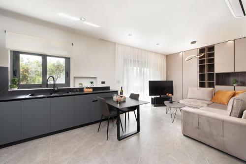 Gallery image of 30 Senses Luxury Apartment Insight in Ialyssos