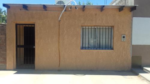 サンフアンにあるDepartamento capital uaqの建物側二戸