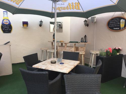Ресторан / где поесть в Hotel Zur Dorfschänke