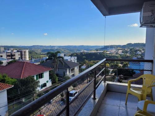 Μπαλκόνι ή βεράντα στο Apartamento espaçoso e impecável
