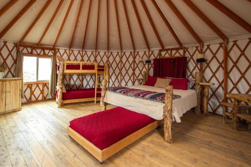 Katil atau katil-katil dalam bilik di Boulder Mountain Guest Ranch