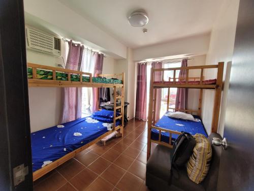 Giường tầng trong phòng chung tại Kasara relaxing abode