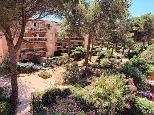 T2 avec Garage, Lave-Vaisselle et Loggia à Bormes-les-Mimosas - FR-1-610-79