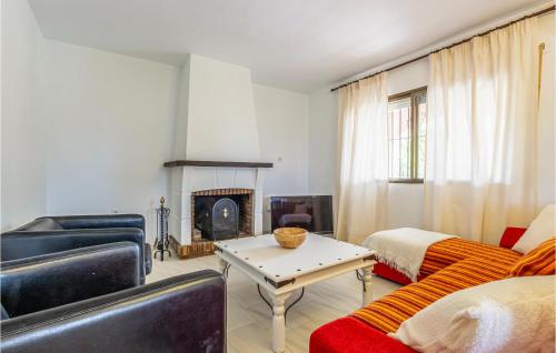 A seating area at Gorgeous Home In Alhaurin De La Torre