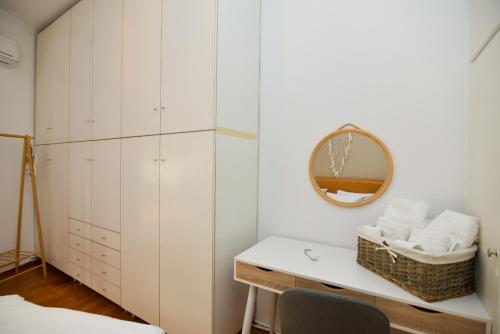 Athens Stylish next to Acropolis, Metro stop Fix