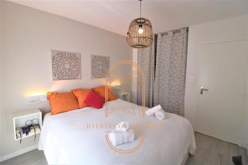 Hyères-Centre Coquet T3 Wifi Parking Clim Salon BY HC