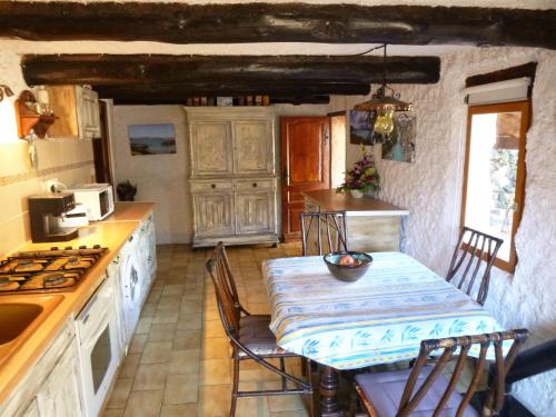 Fotografia z galérie ubytovania Haut de grange en pierre v destinácii Roquebillière