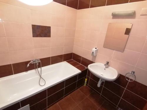 Fotografie z fotogalerie ubytování Tuzséri Pálinka Tanya v destinaci Tuzsér