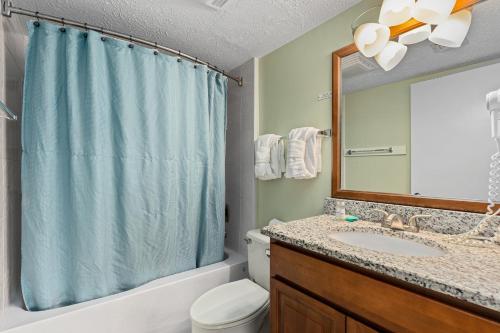 Et badeværelse på Deer Ridge Mountain Resort E108