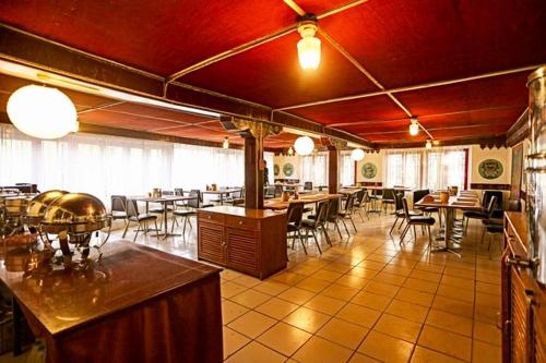 ห้องอาหารหรือที่รับประทานอาหารของ Hotel Shambhala Resort