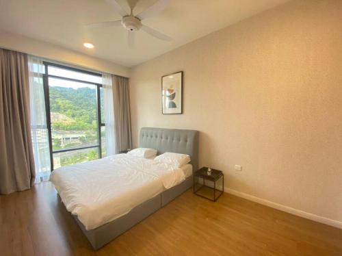 Posteľ alebo postele v izbe v ubytovaní The Ridge (2R2B) KL East Mall Vacation Home*New*