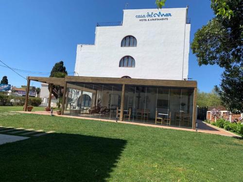 Afbeelding uit fotogalerij van Casa Del Mar Hotel & Apartaments in Roses