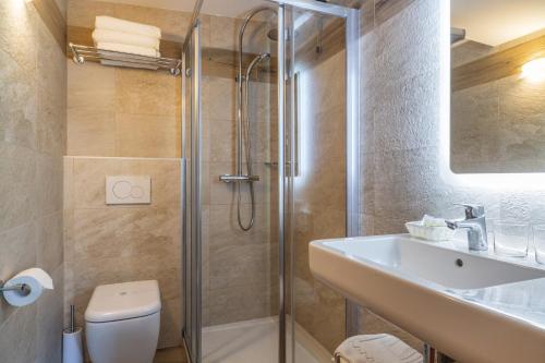 A bathroom at Garnì Bellavista