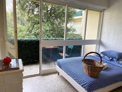 Studio au cœur d'Aix avec balcon et parking