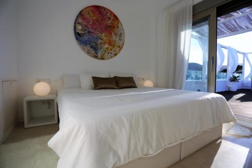 Postel nebo postele na pokoji v ubytování Modern Villa Montecristo