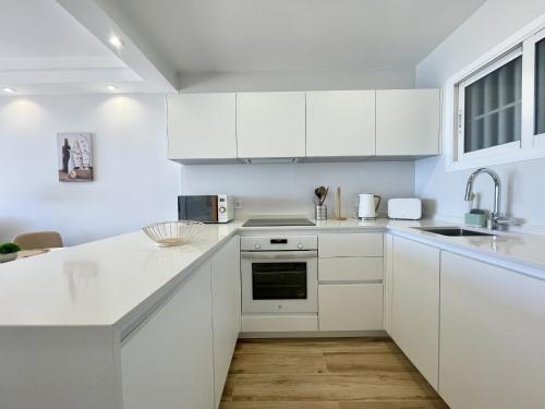 Poniente Beach Modern Apartment