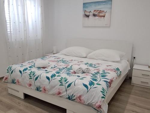 Apartmani Pina 2
