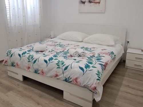 Apartmani Pina 2