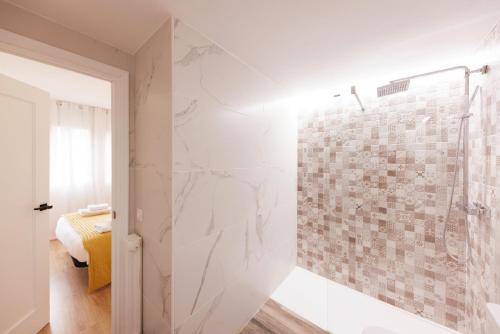 Koupelna v ubytování Bravissimo Pont de la Princesa, comfortable 3-bedroom apartment