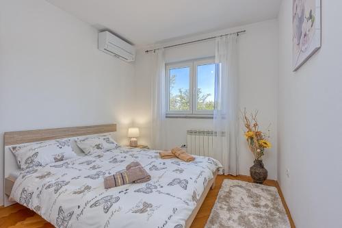 Sea Breeze Residence Mariella - Happy Rentals