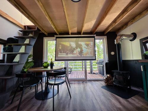 Setusvæði á Strazdu Ligzda Off grid treehouse
