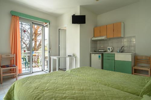 Kuchyň nebo kuchyňský kout v ubytování Angela partial sea view 6