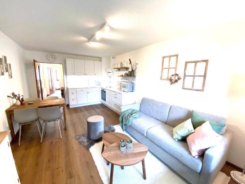 Kuchyň nebo kuchyňský kout v ubytování Balkon mit ruhigem Garten in Sonthofen OD1