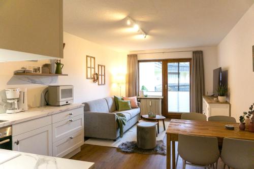 Posezení v ubytování Balkon mit ruhigem Garten in Sonthofen OD1