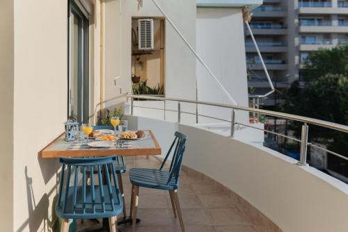 Dejaview cozy apartment with Sea View by 8essentially