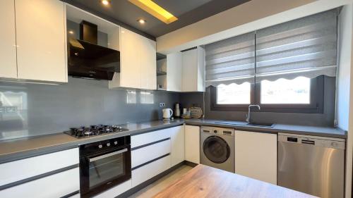 PALM BEACH APARTMENT