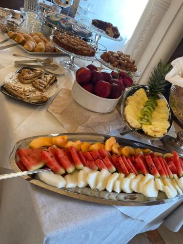 Makanan di atau berdekatan hotel