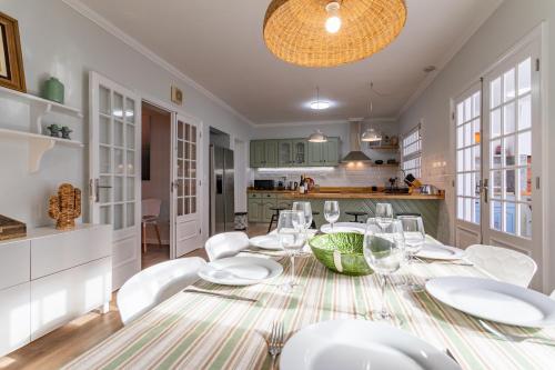 Dapur atau dapur kecil di Casa da Praia dos Moinhos