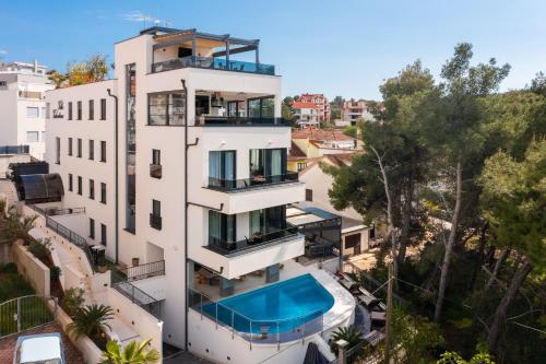 Swimmingpoolen hos eller tæt på Beach Villa Valentina