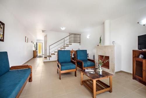 Sunny Villa with Pool Access