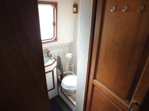 Koupelna v ubytování Zouw Hausboat Zakotven -pouze ubytovaní