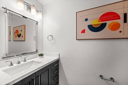 Ένα μπάνιο στο LUX Penthouse Oasis-Heart of SLC