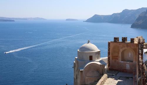 Oia VineyART Homes
