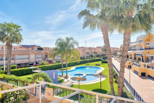 Casa en playa con piscina Novamar