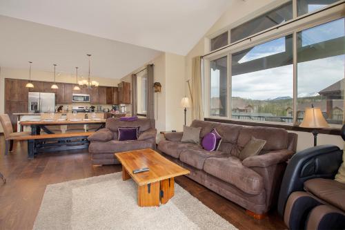 Χώρος καθιστικού στο Trailhead Lodges Building 101 Unit 131