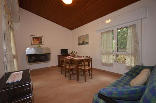 A kitchen or kitchenette at Villaggio Laura