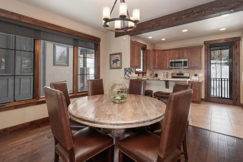 751 Mountain Terrace – Photos 2