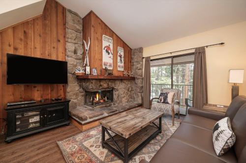Beaver Village Unit #0333 – Photos 3