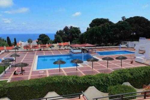 Studio with great sea view, near the beach, with AC and pools