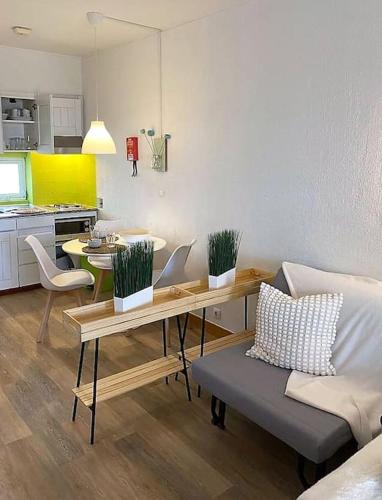 Studio with great sea view, near the beach, with AC and pools