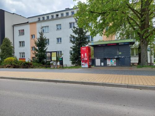 a building on the side of a street at Apartament Finezja in Sandomierz