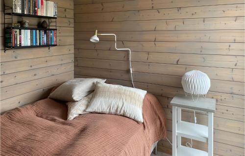 Llit o llits en una habitació de Beautiful Home In mmeberg With House Sea View