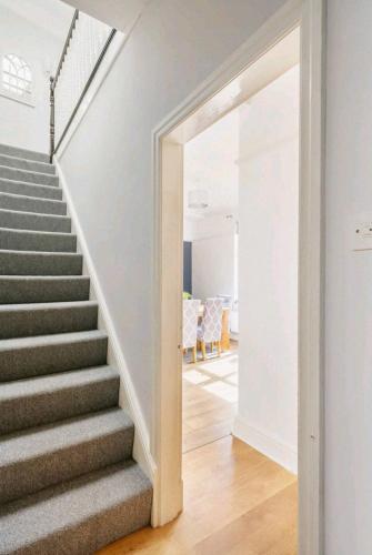 Fotografie z fotogalerie ubytování Atrium House Guest House v destinaci Hazel Grove